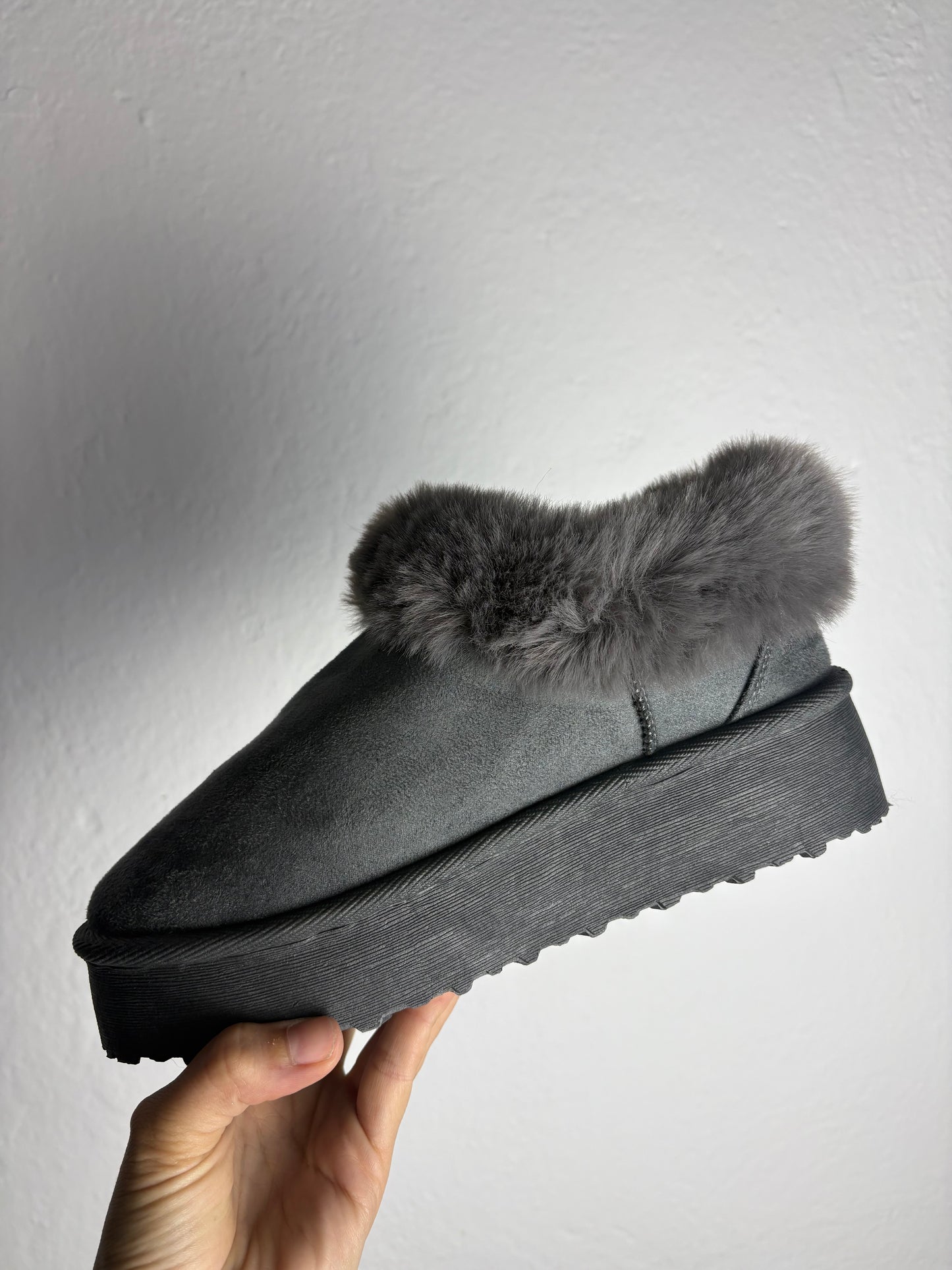 Botín pelito gris