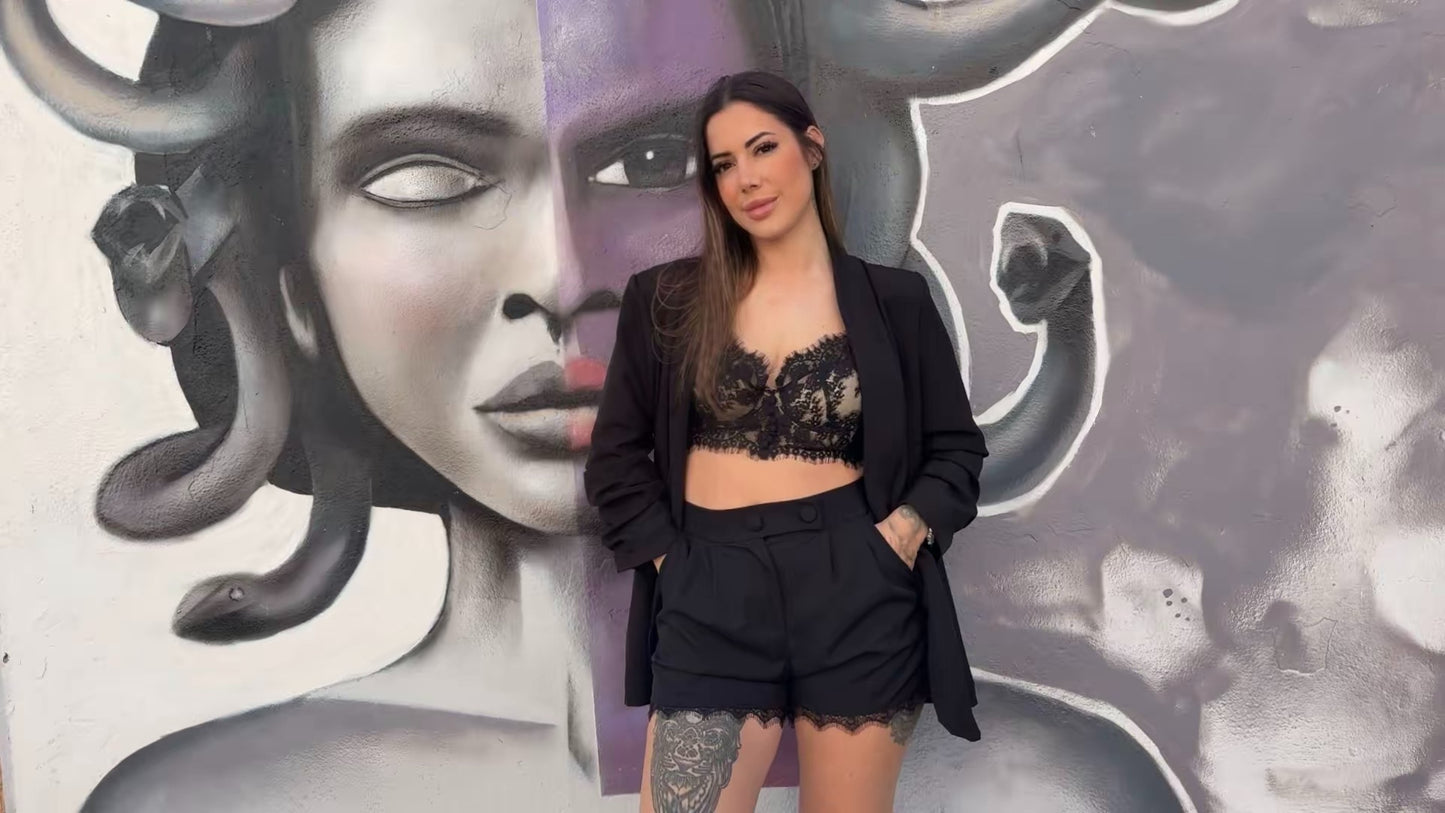 Blazer negra fruncida