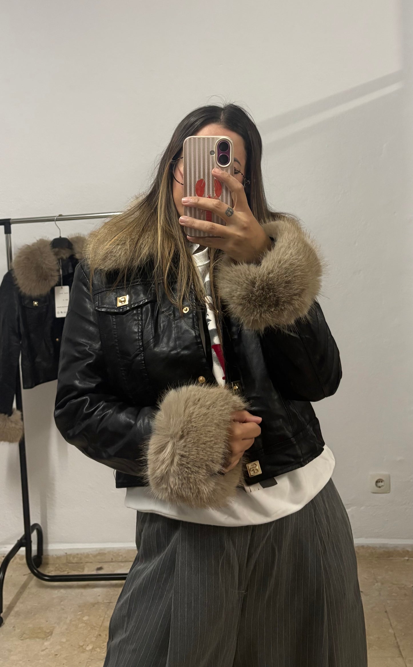 Chaqueta cuero pelo negra