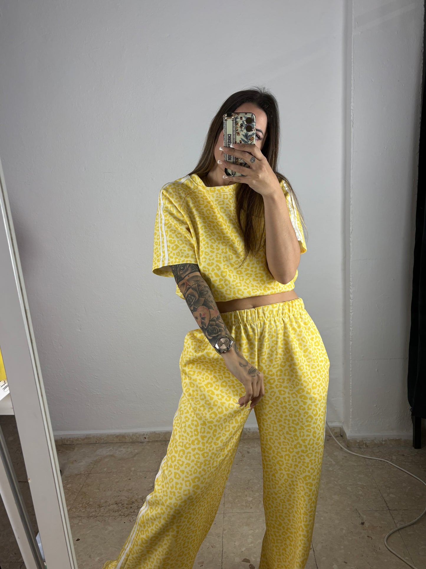 Conjunto ad manga corta amarillo