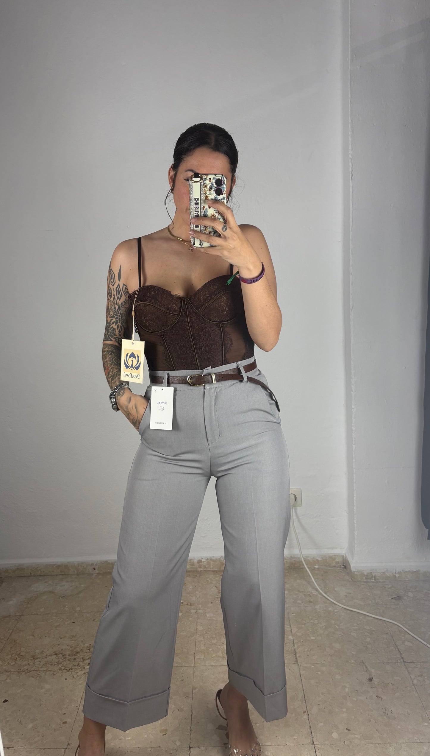 Pantalón pinzas flared