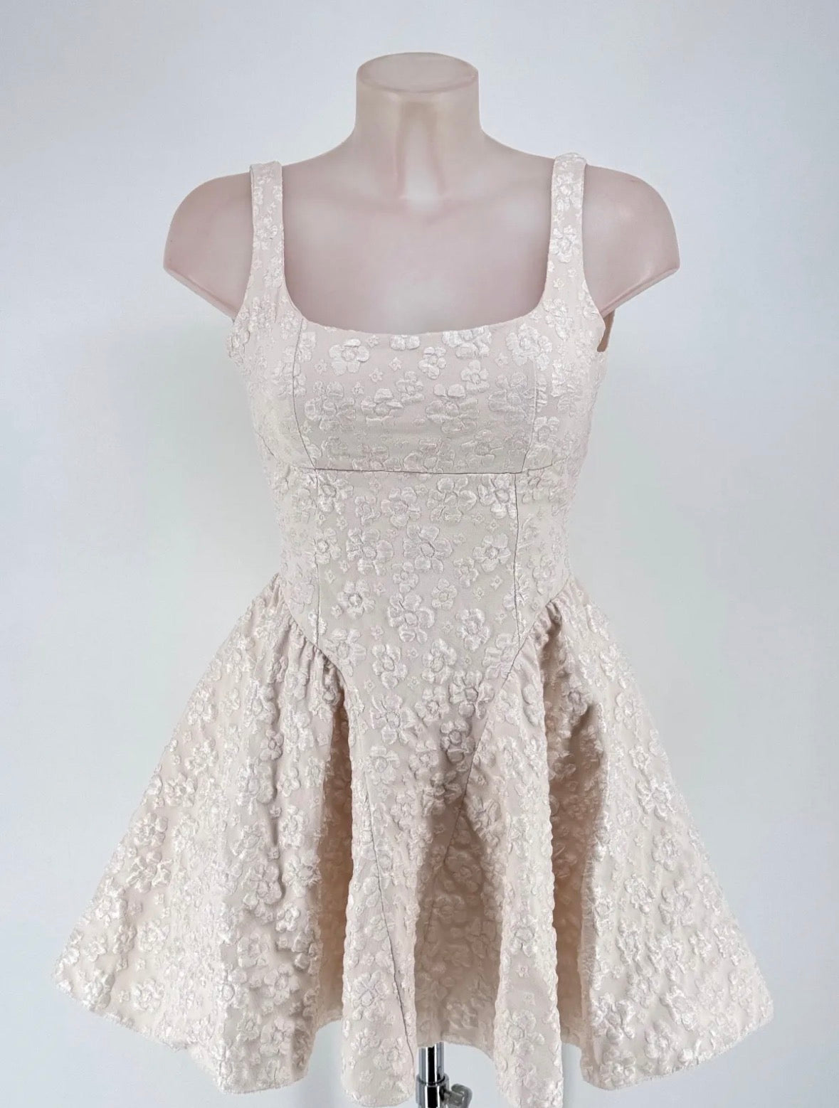Vestido princess beige