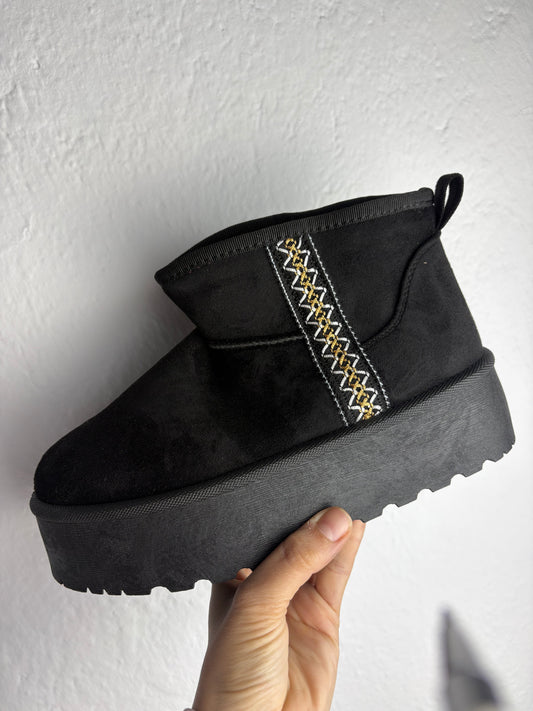 Botín étnico negro pelito