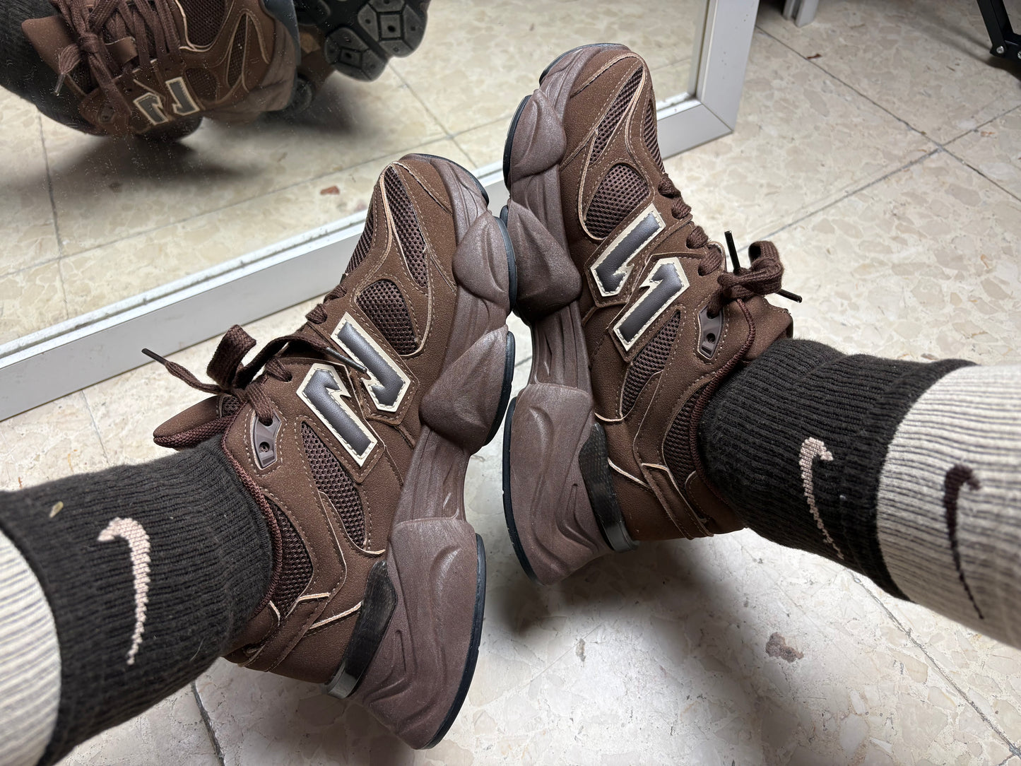 Deportivas NB chocolate