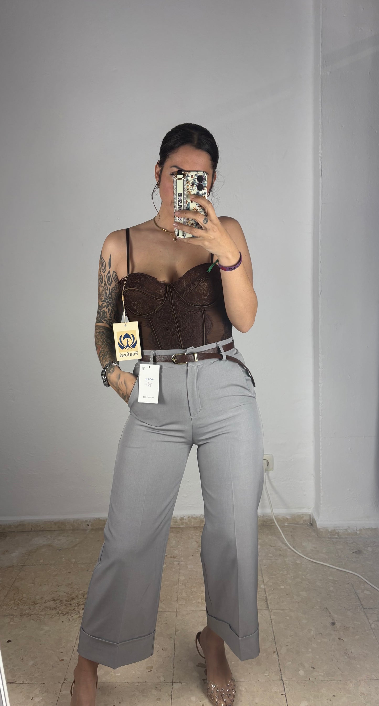 Pantalón pinzas flared